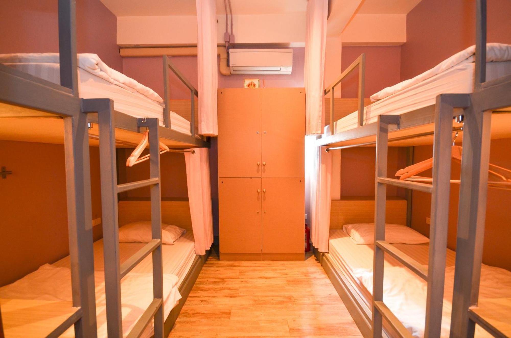 Bed 4-Bed Female Dormitory Room