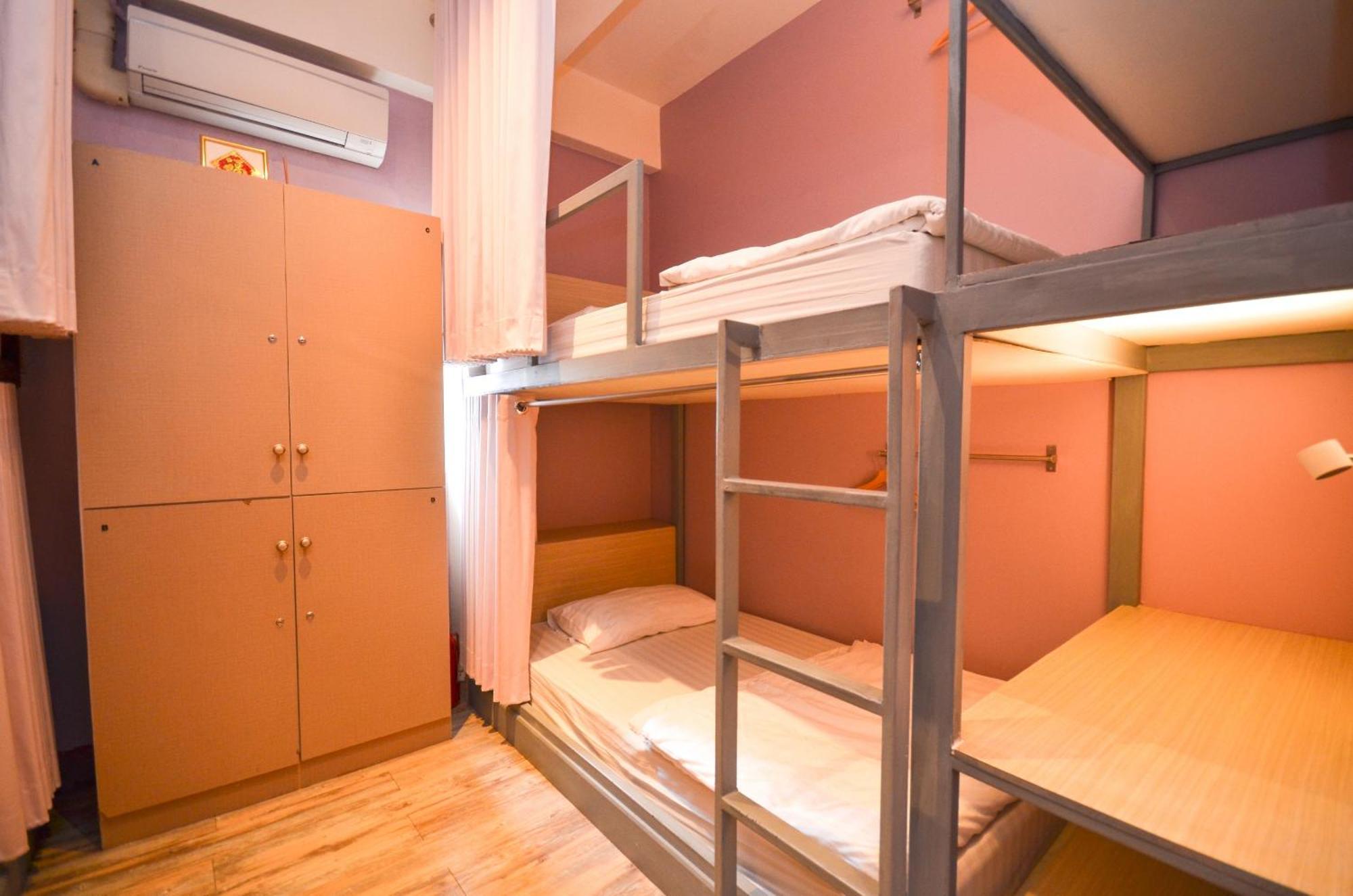 Bed 4-Bed Female Dormitory Room